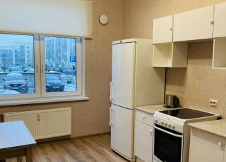 Продаю 1-ком. квартиру, 35 м2, Ленинградская область, Тихвинская улица, 8к4