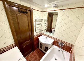 Продается 2-ком. квартира, 55 м2, Иркутск, Цимлянская улица, 11