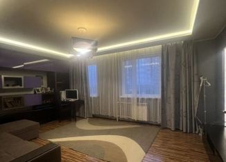 Продажа трехкомнатной квартиры, 80 м2, Екатеринбург, метро Чкаловская, улица Академика Шварца, 6к2