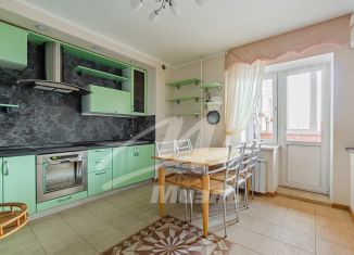 Сдам 3-комнатную квартиру, 104 м2, Московская область, улица Бабакина, 9