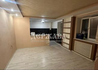 Продам 2-ком. квартиру, 56 м2, Старый Оскол, бульвар Дружбы, 6