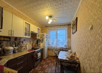 Продажа 3-ком. квартиры, 65 м2, Тобольск, 8-й микрорайон, 47