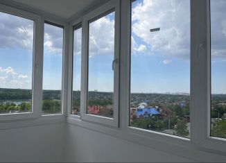 Продаю 2-ком. квартиру, 65 м2, Ростовская область, улица Теряева, 8