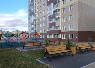 Продаю 2-ком. квартиру, 74.5 м2, Омск, Волгоградская улица, 46