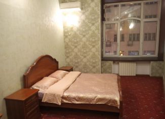 Сдаю комнату, 30 м2, Москва, улица Арбат, 31, метро Смоленская