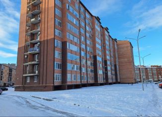 Продам трехкомнатную квартиру, 97 м2, Владикавказ, улица Астана Кесаева, 39Б, 11-й микрорайон