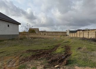 Земельный участок на продажу, 10 сот., село Уютное, улица Надежды, 8