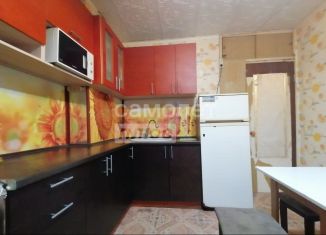 Продается 2-ком. квартира, 48 м2, Балабаново, улица Дзержинского, 104