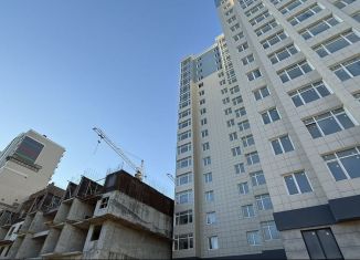 Продажа 3-ком. квартиры, 93 м2, Махачкала, улица Времена Года, 3А