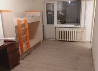 Продается 3-комнатная квартира, 50 м2, Новомосковск, Школьная улица, 17