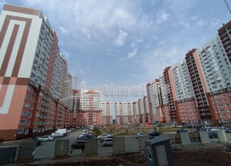 Продается двухкомнатная квартира, 65 м2, Оренбургская область, улица Фронтовиков, 8/3