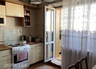 Продается двухкомнатная квартира, 74 м2, Старый Оскол, микрорайон Степной, 2