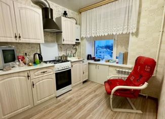 Сдается 1-ком. квартира, 30 м2, Куровское, Комсомольская улица, 16