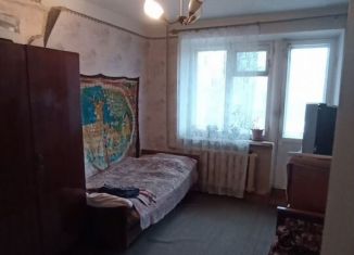 Продам 2-ком. квартиру, 48 м2, Старая Русса, Александровская улица, 28