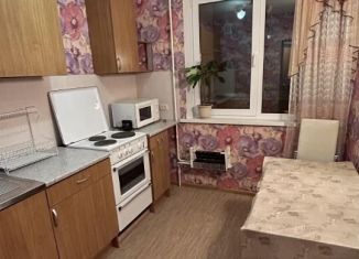 Сдается 2-комнатная квартира, 49 м2, Екатеринбург, улица Черепанова, 8