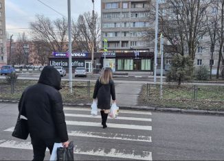 Продается торговая площадь, 653 м2, Таганрог, улица Чехова, 337