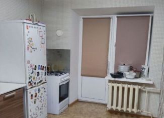 Продам 1-комнатную квартиру, 38 м2, Псков, улица Труда, 56