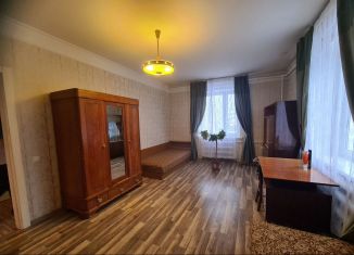 Сдам 2-ком. квартиру, 60 м2, Московская область, улица Нижняя Слобода, 5