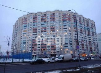 Продаю 2-ком. квартиру, 74 м2, Москва, ВАО, улица Татьяны Макаровой, 3