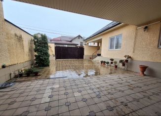 Продается дом, 120 м2, Нальчик, площадь 400-летия, район Центр