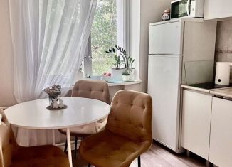 Сдается в аренду 2-ком. квартира, 50 м2, Москва, улица Дмитрия Ульянова, 9/11к1