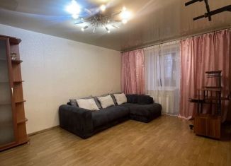 Сдам 1-ком. квартиру, 35 м2, Екатеринбург, улица Стачек, 55