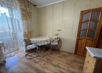 Сдаю 1-комнатную квартиру, 40 м2, Владивосток, улица Давыдова, 42А