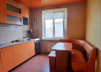 Аренда 3-ком. квартиры, 80 м2, Крымск, улица Белинского, 37Ж